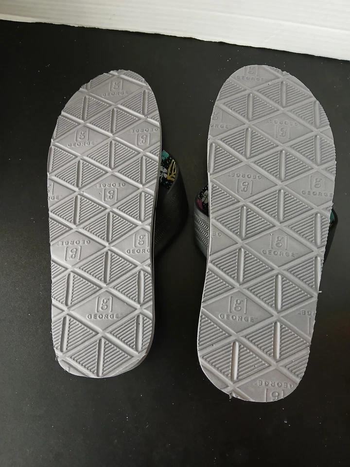 Sandalias chanclas George nunca usadas talla 11-12 para mujer. Foto 2 de 3