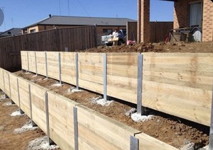 STEEL GALVANISED RETAINING WALL POSTS 