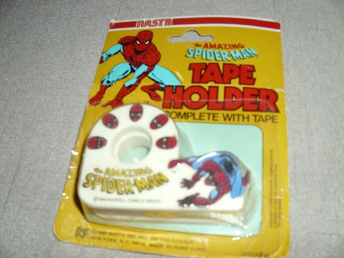 VINTAGE AMAZING SPIDER-MAN TAPE HOLDER MARVEL RARE AVENGERS MARVELMANIA NEW 1980 - Picture 2 of 12