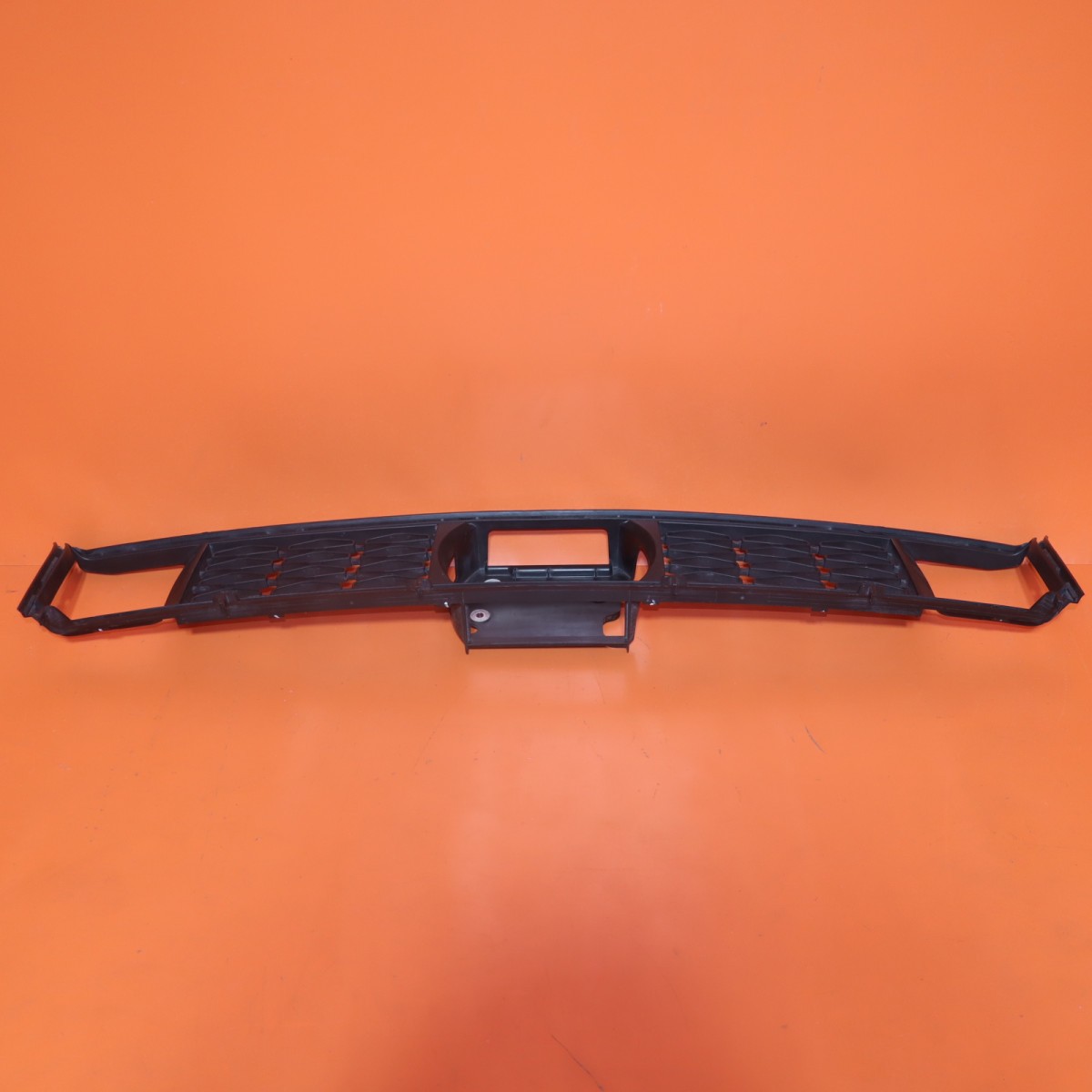 Rolls-Royce Cullinan 2019-2021 Lower Center grille P/N 51117448912