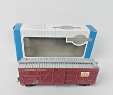 Bachmann Silver Series 18535 - 40' Stock Car - Northern Pacific HO scale. Boxed.