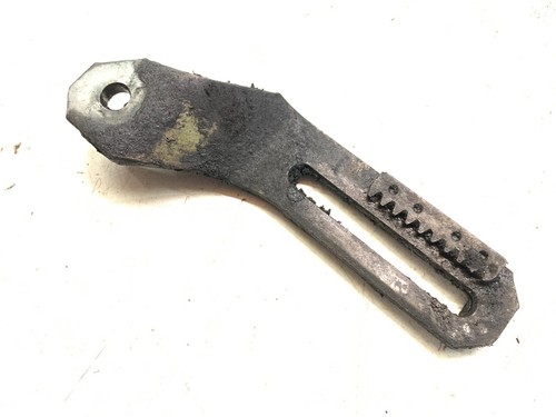 VW Golf 2 1.3 NZ Halter Motor LIMA Lichtmaschine Halterung Versteller 030903251A