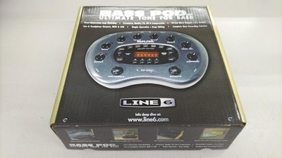 Line 6 BASS POD XT Multi-Effects Processor