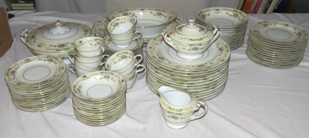 Wentworth Felicia 79 piece Dinner Service Plates Bowls Platters