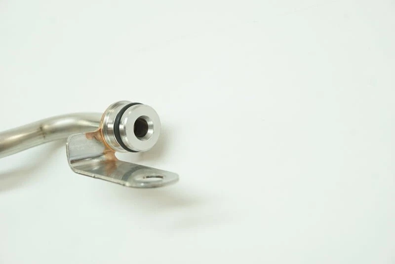 Línea de aceite de turbocompresor delantero - Cilindros 1-3 (alimentación) para BMW - REIN AUTOMOTIVE Foto 2 de 4