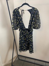 ASOS design black floral dress size 6 belt v neck puff sleeves