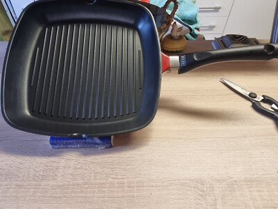 Grillpfanne eckig, ca. 28 x 28 cm von BEEM in Rotmetallic