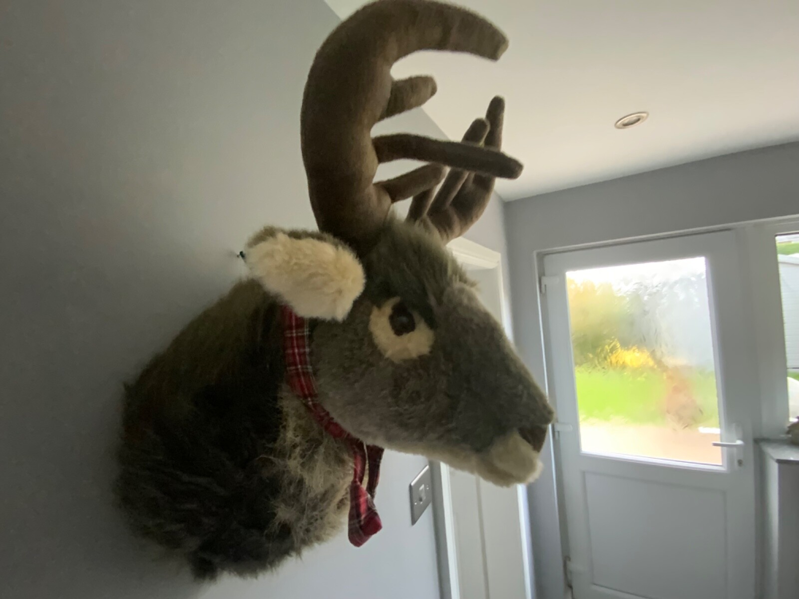 Large plush hanging reindeer head c/w antlers & tartan tie. Christmas decor. VGC eBay
