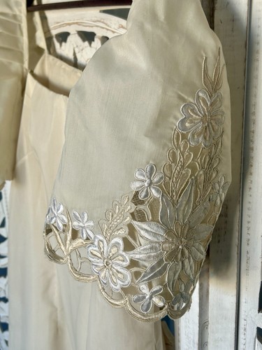 Filipiniana Dress Gown Embroidered Floral Barong Imelda Sleeve Ivory Mestiza VTG - Picture 11 of 15