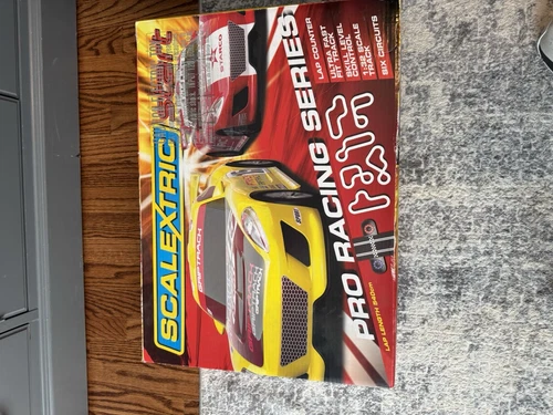 SCALEXTRIC SLOT CAR PRO RACING 2 CAR PACK And Track 1:32 For Parts Or Repair