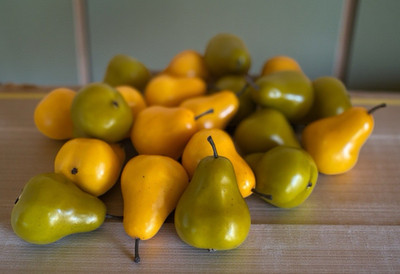Realistic Faux PEARS Artificial Fake Fruit Light Yellow Green 20+ pcs Decor Lot