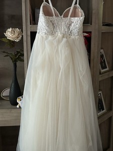 Ivory A-Line Full-Length Wedding Dress Spaghetti Straps Lace Beaded Sequin