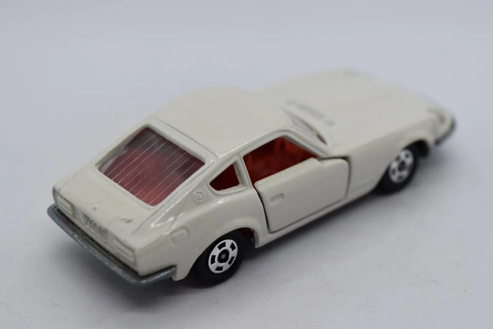Tomica 58-1-16 Nissan Fairlady 240ZG White Red Seat 1H Wheel Takashimaya - Image 2 of 4