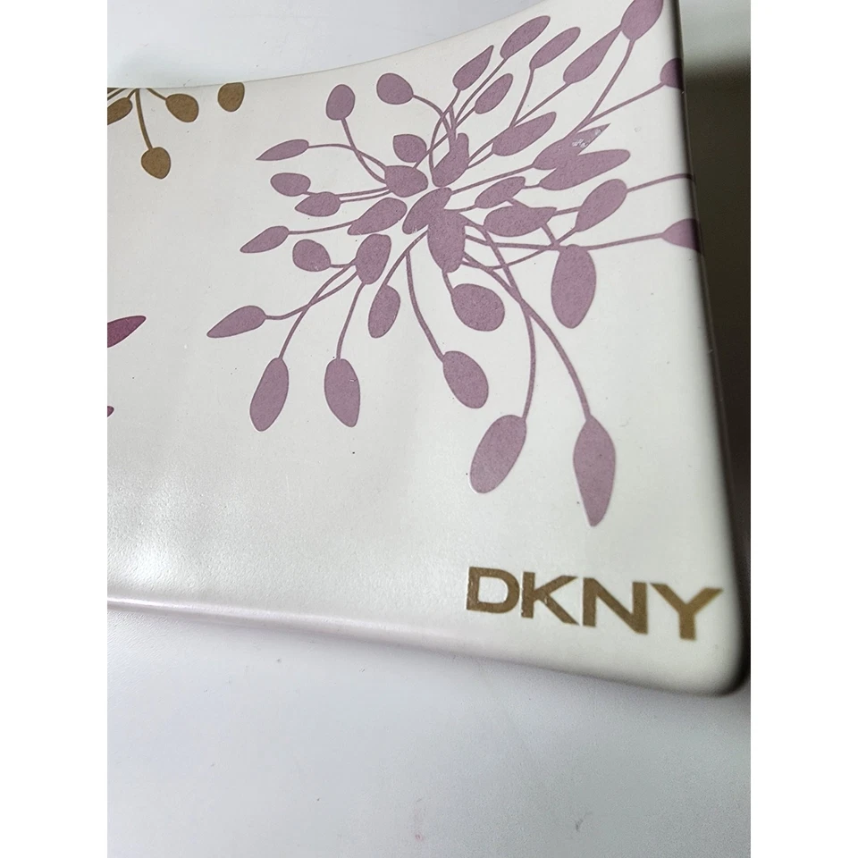 Jabonera de manos DKNY blanca malva púrpura floral cerámica Foto 3 de 4