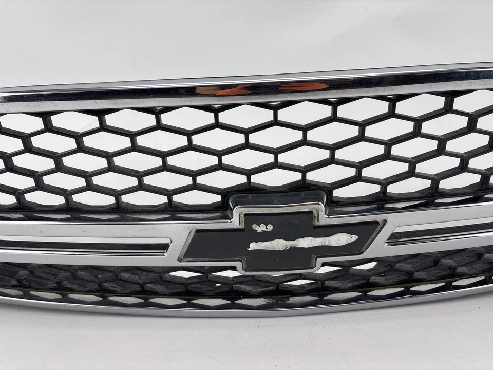 2006-2007 Chevrolet Silverado 1500 Front Bumper Radiator Grille OEM - Image 4 of 4