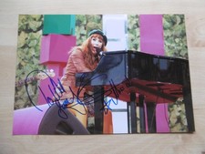 Miss Li Singer signed 8x12 inch photo autograph