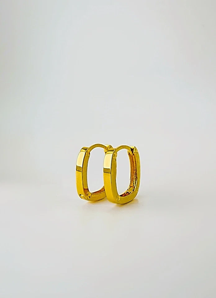 Pendientes de aro Huggies de oro macizo de 18 quilates con aros pequeños de oro real de 9,8 mm delicados todos los días Foto 3 de 4