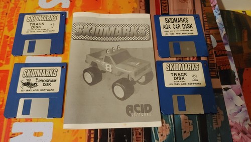 Skidmarks (Acid Soft 1993) Commodore Amiga (4 discos, manual, caja) funciona alt cove - Imagen 3 de 3