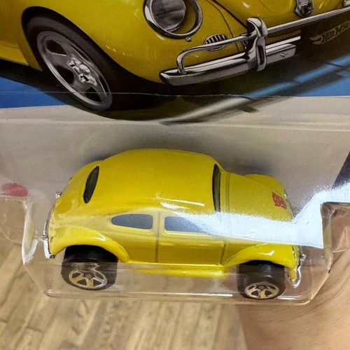 HOT WHEELS VOLKSWAGEN BEETLE BUMBLEBEE 2024 Series HW SCREEN TIME - Foto 6 di 6