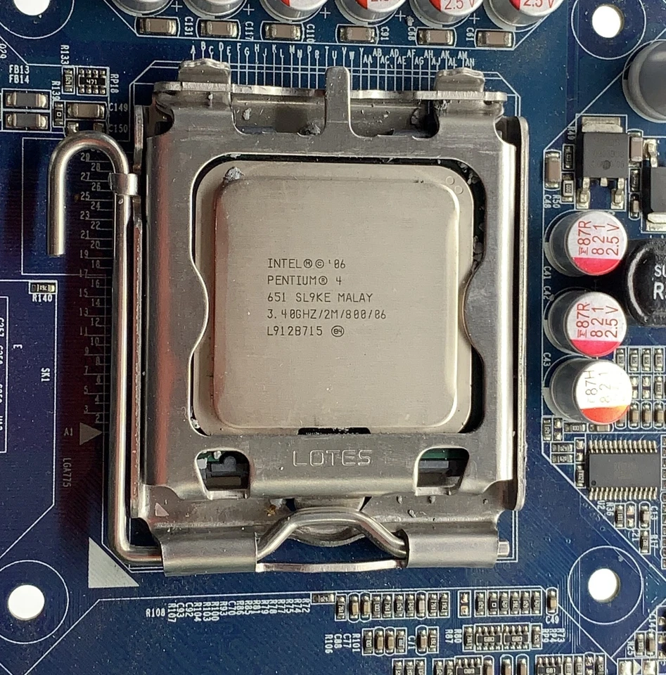 Placa madre Corvalent Phoenix FI-P45AX LGA775 2 GB DDR Intel Pentium 4 3,4 GHz Foto 4 de 4