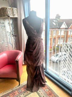 Atemberaubendes üppiges hauchdünnes schokobraunes Maxi Vintage Designer Kleid & Top