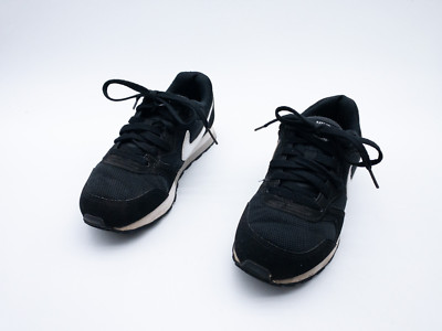 Nike MD Runner 2 Unisex Sneaker Freizeitschuh Halbschuh Gr 35,5 EU Art 30365-98