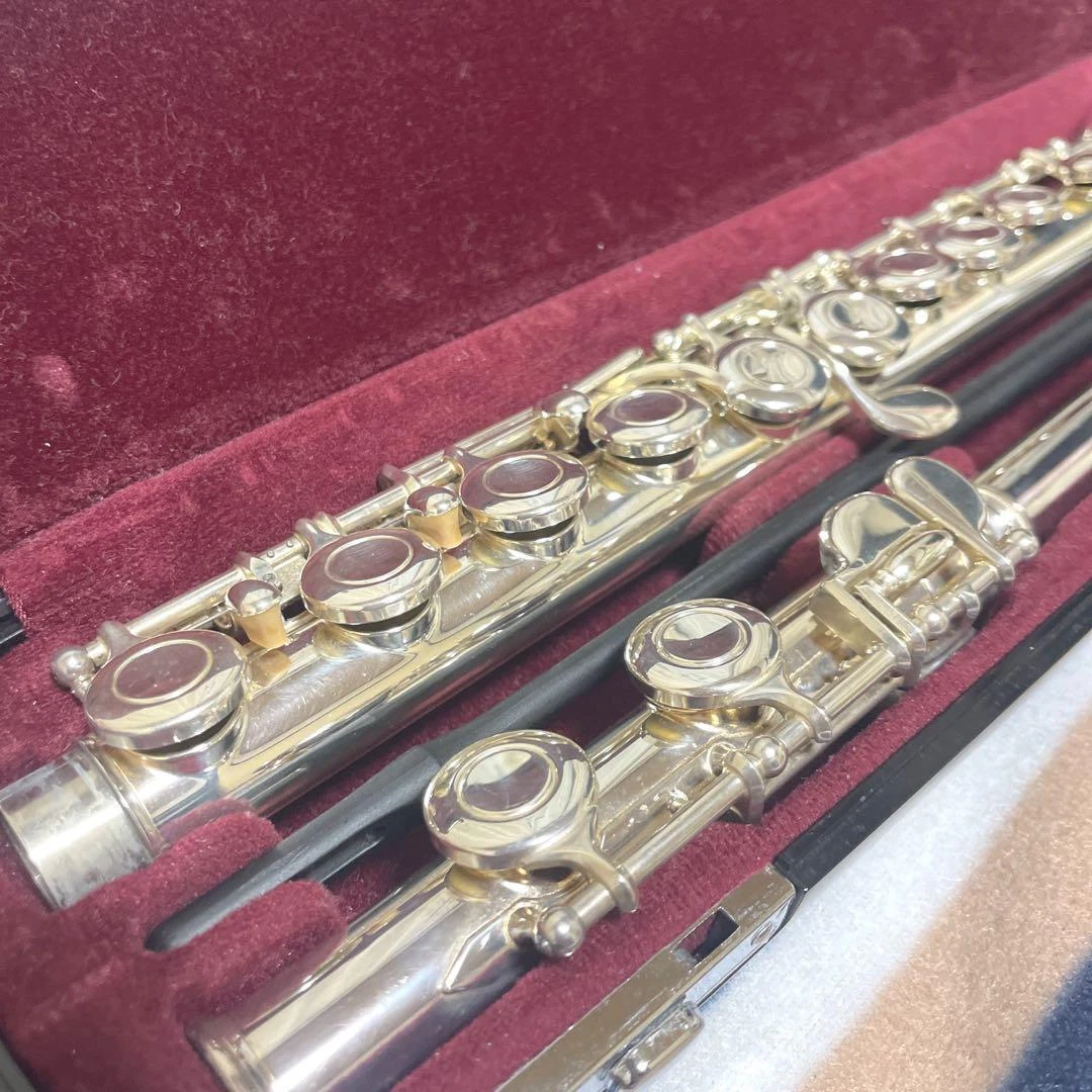 YAMAHA Flute ESTABLISHED IN 1887 YFL-211 The one in the picture is
