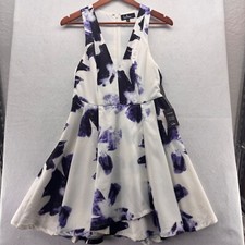 NWT Lulus Floral Print Fit and Flare Party Dress V-Neck Sleeveless White M