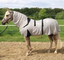 Hafer24 super leichte Fliegendecke/ Ekzemerdecke mit Bauchlatz Light Gr. wählbar