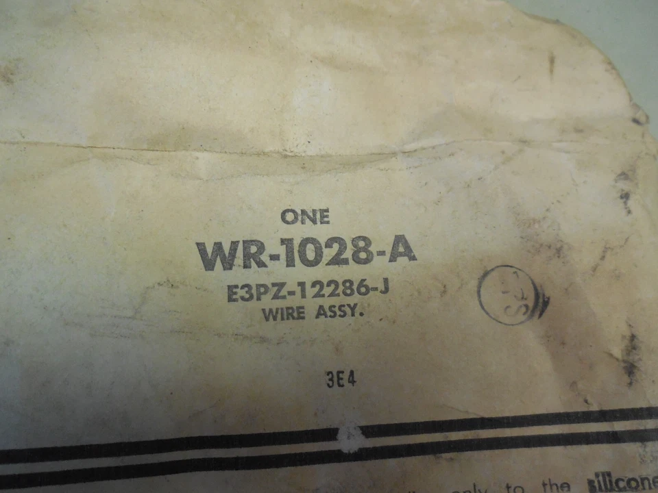 NOS 1980-1987 Ford Bronco F150 300CI 6cyl Distributor to Spark Plug Radio Wire - Изображение 2 из 2