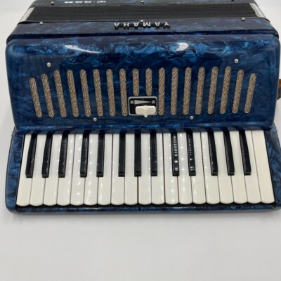 YAMAHA SOPRANO 32 アコーディオン YAMAHA Accordion 8905 SOPRANO 32 Red 32 Keyboard Working