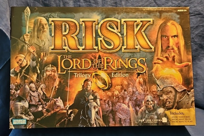 Complete -The Lord of The Rings Trilogy Edition RISK~ 2003 Board Game - w/Ring