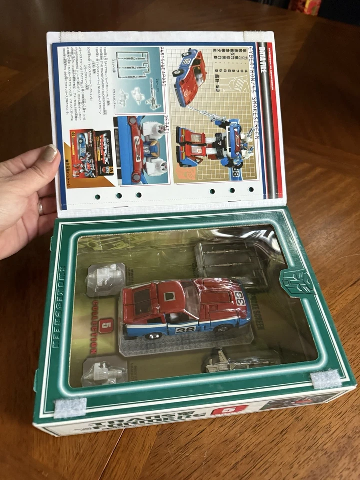 Takara Tomy G1 TRANSFORMERS REISSUE BOOK COLLECTION #5 Smokescreen - Image 2 of 4