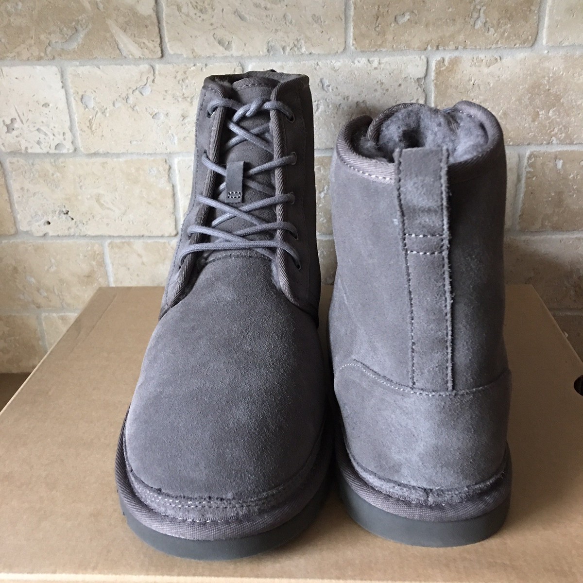 UGG Harkley Charcoal Grey Suede Sheepskin
Chukka Desert Boots Shoes Men Size 9.5 UGG HARKLEY CHARCOAL WATERPROOF LEATHER WINTER ANKLE BOOTS  main image 3