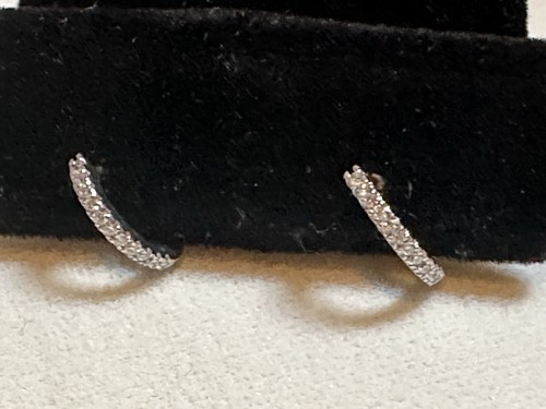 MATEO New YorkDiamond Huggie, White Gold - Picture 3 of 7