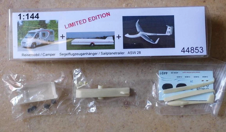 Set: Reisemobil + Segelflugzeuganhänger + Segelflieger ASW 28  -1:144  bs-design