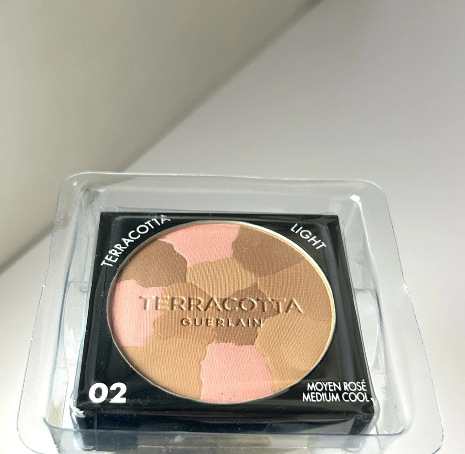 Guerlain Terracotta Light Powder – 02 Moyen Rosé Medium Cool 6g - Image 3 of 4