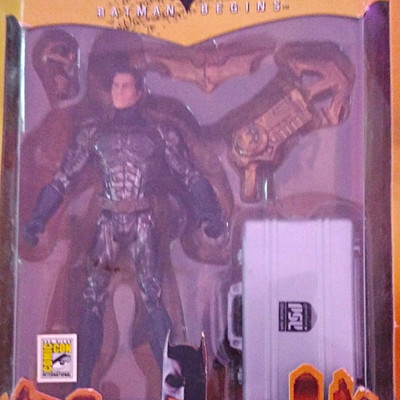DC Comics Batman Batman Begins Action Figure w/ Gun & Cape SDCC Black