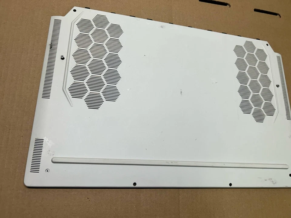 Original Dell ALIENWARE x17 R1 X17 R2 Blanco Estuche Trasero Inferior 94D11 Foto 4 de 4