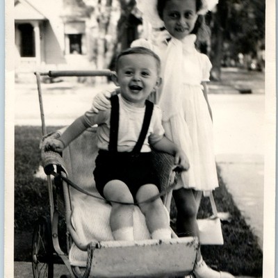 1948 Happy Laughing Baby Boy Wicker Carriage 5'' Snapshot Photo Bonnet Purse Cute