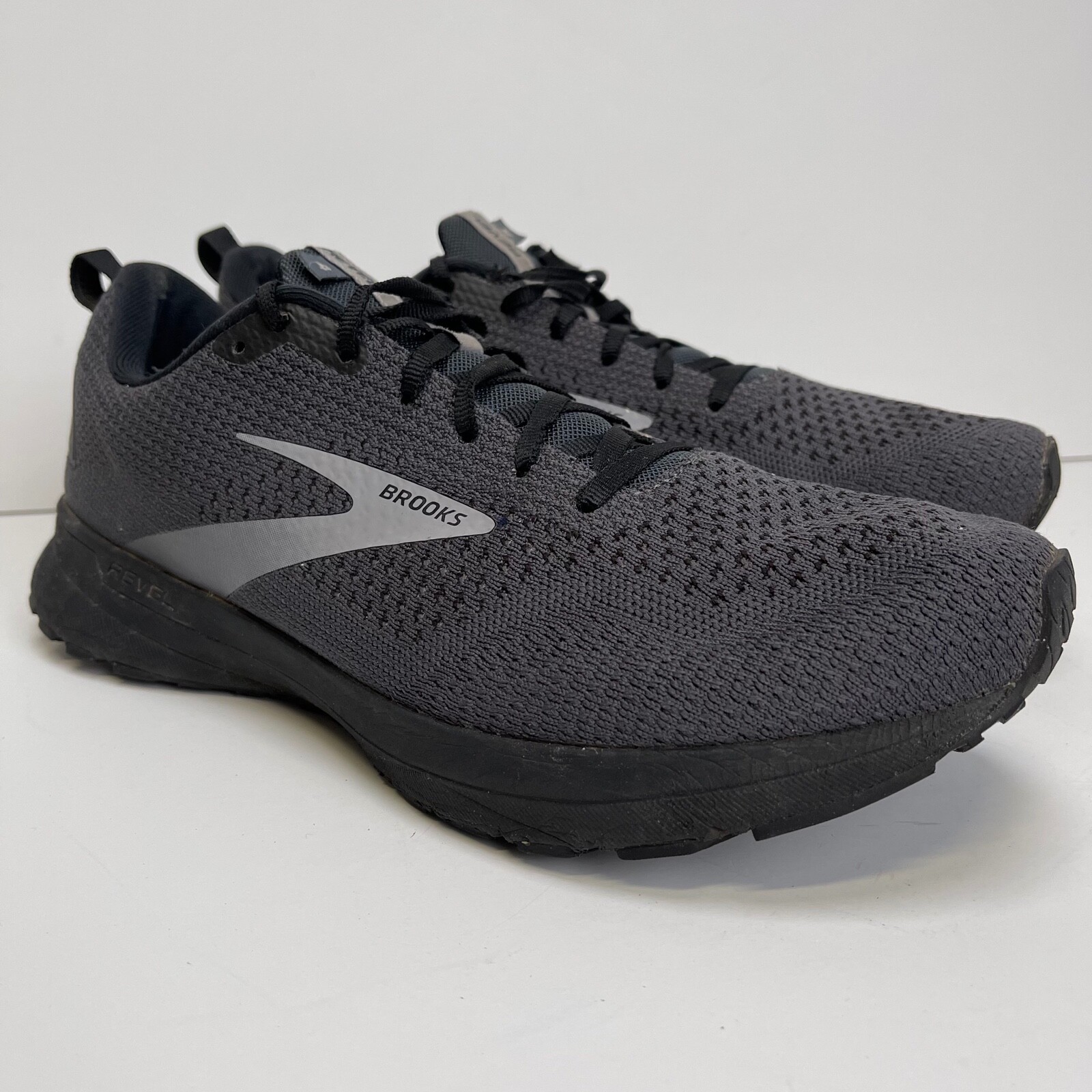 Brooks Mens Revel 4 Running Shoes Gray 