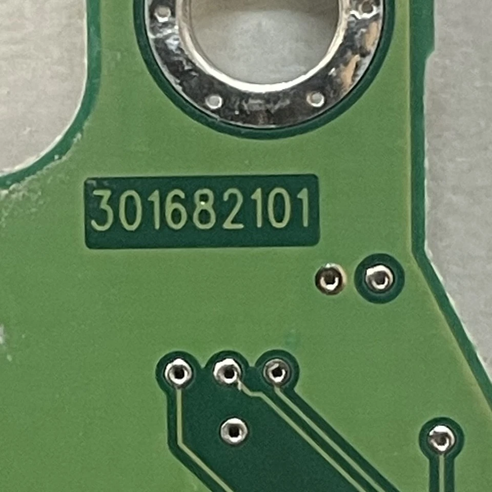 Maxtor E-H011-02-3427 3.5" 40GB ATA/133 HDD PCB Board 301682101 NAR61HA0 - Image 4 of 4