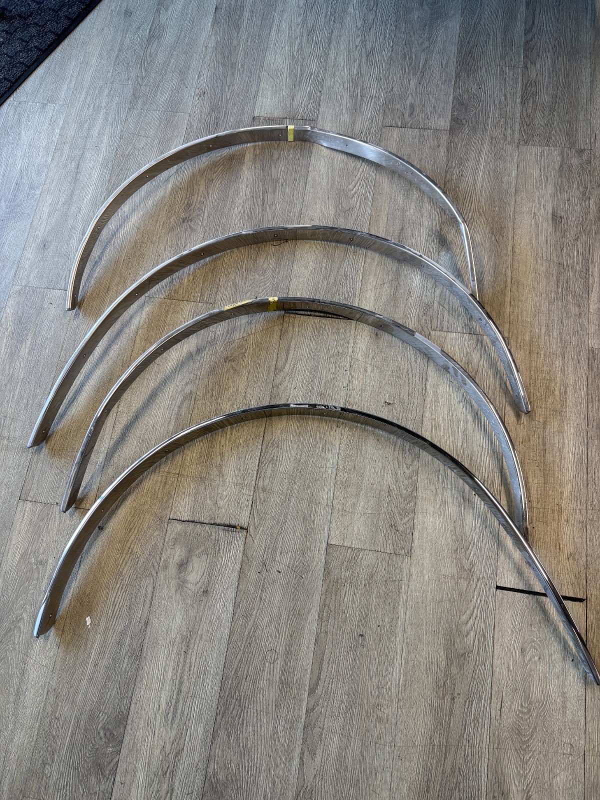 ROLLS ROYCE CORNICHE  LEFT  FRONT FENDER MOLDING FROM 66 TO 93
