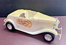 1:25 Scale Model 1932 Ford Roadster convertible built kit