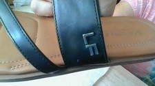London Fog Farrel Sandals Size 6M Slip-On Flat Black/Tan Summer Chic Good Cond