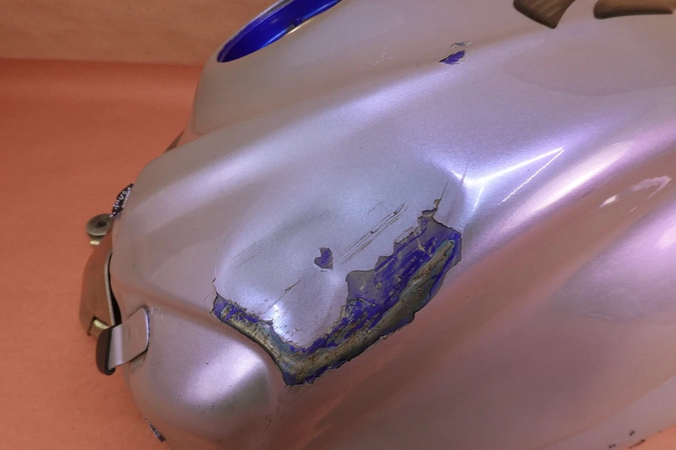 2008-2010 SUZUKI GSXR600 Gas Tank Fuel Cell Petrol Reservoir - Image 2 of 4