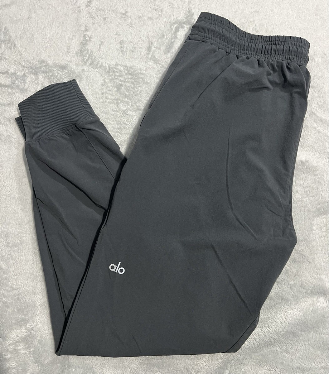 Alo Pants Mens M Co-op Gray Joggers Lightweight Nylon Stretch Zip
