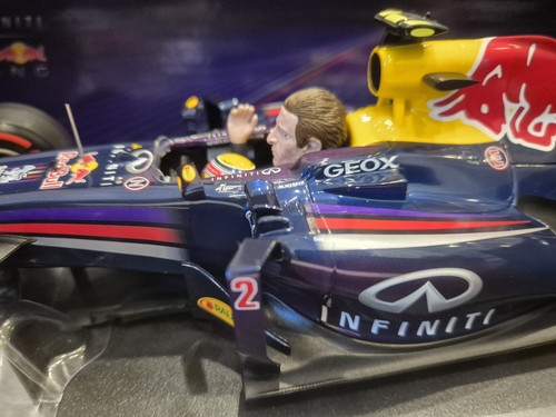 RED BULL RB9 MARK WEBBER FINAL GRAND PRIX BRAZILIAN GP 2013, 1/18, MINICHAMPS - Bild 2 von 3