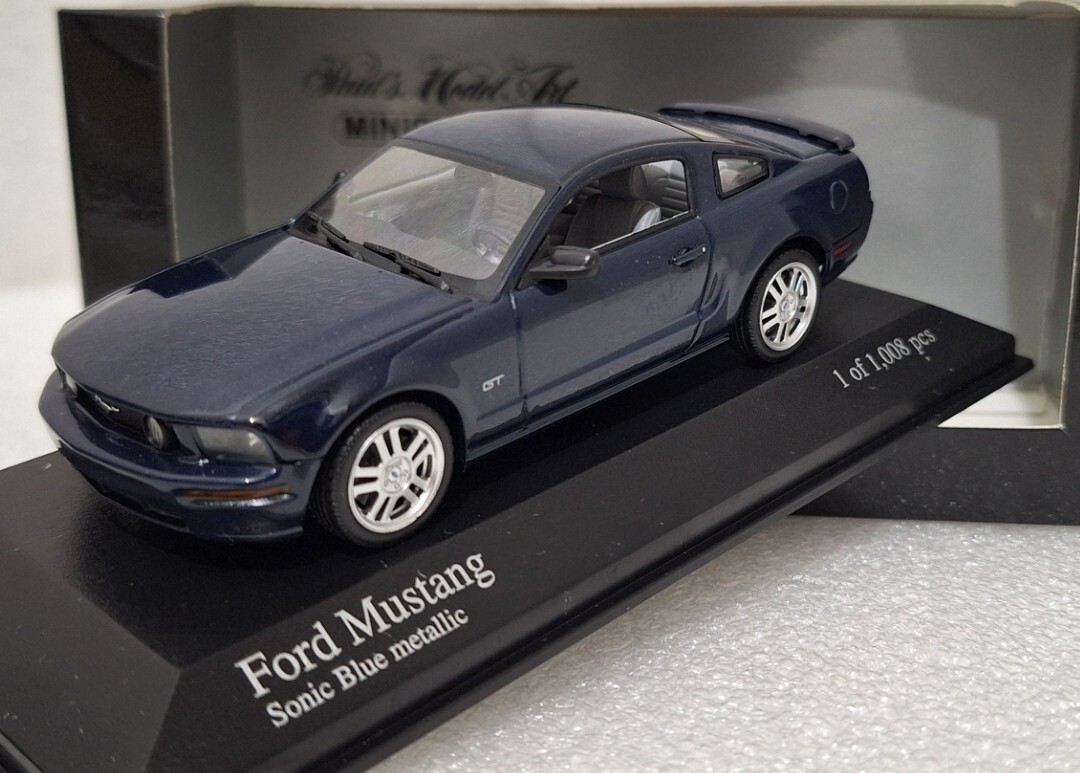 Ford Mustang GT V8 Fastback 2+2 Blue 2005 1:43 Minichamps