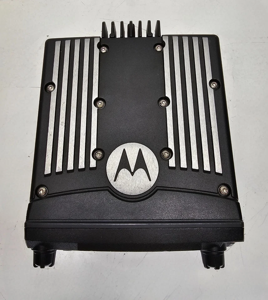 Motorola XTL2500 P25 Digital 700/800 Mhz Dash Mount 800ch (35W) - Image 3 of 4